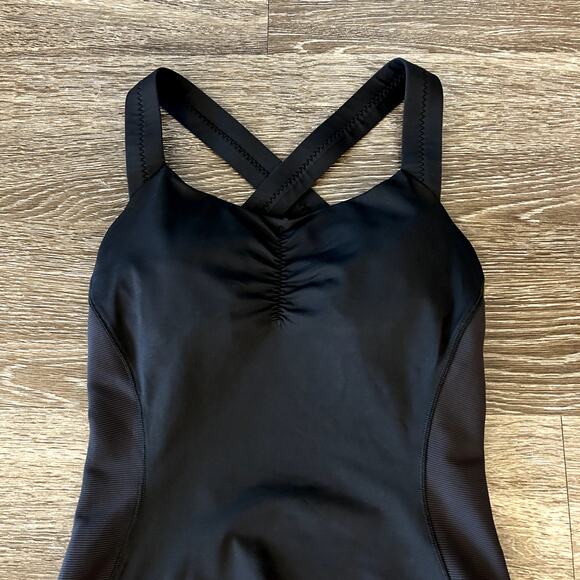Lululemon Long Breath 2-In-1 Tank Black Criss Cross Size 4 Light Support B/C Cup - Picture 13 of 13